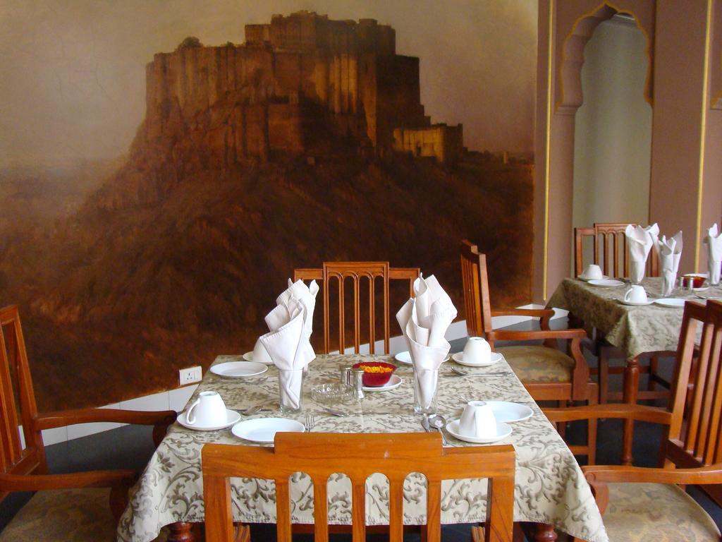 Gaj Kesri Hotel Биканер Екстериор снимка