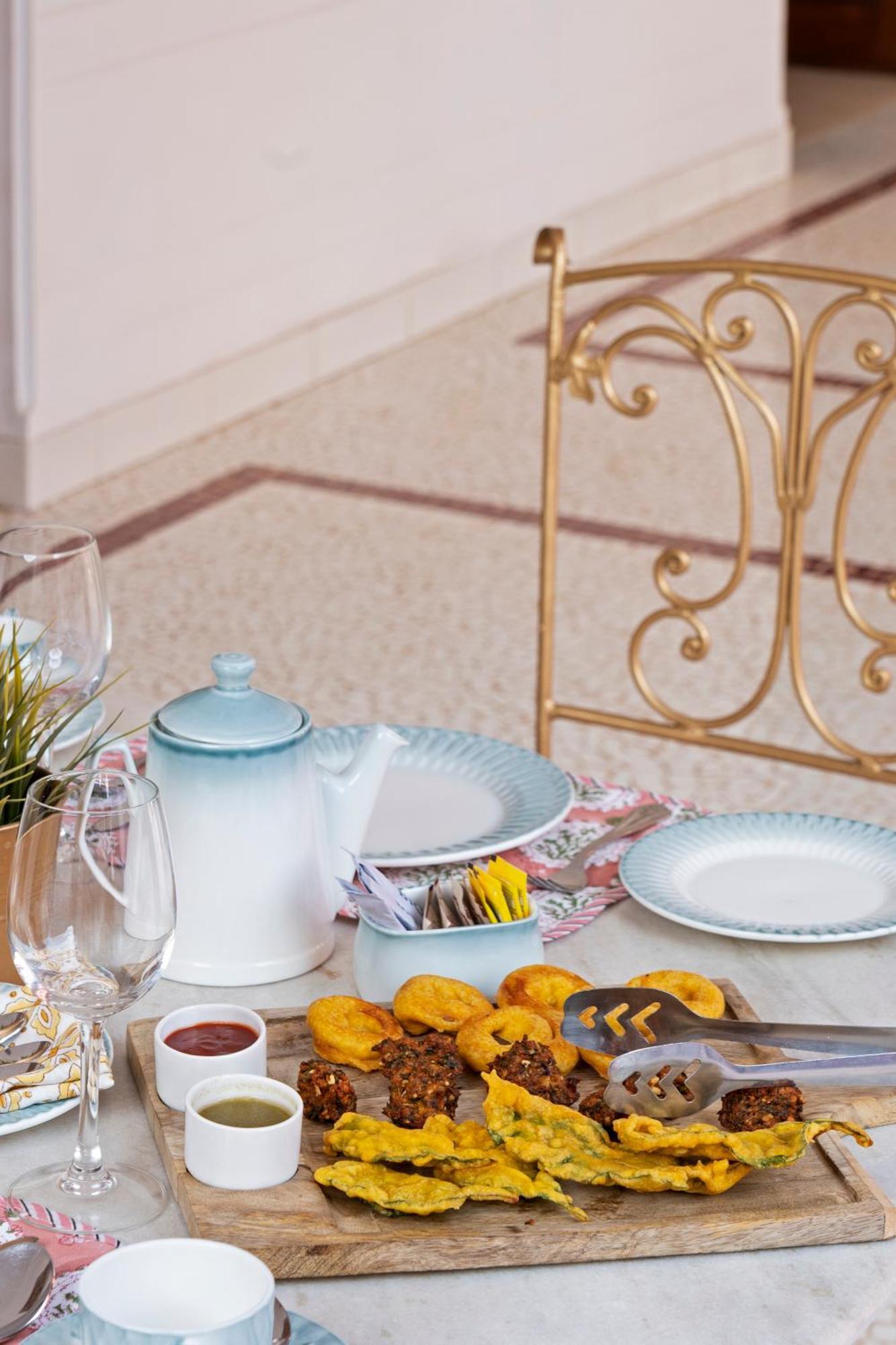 Gaj Kesri Hotel Биканер Екстериор снимка