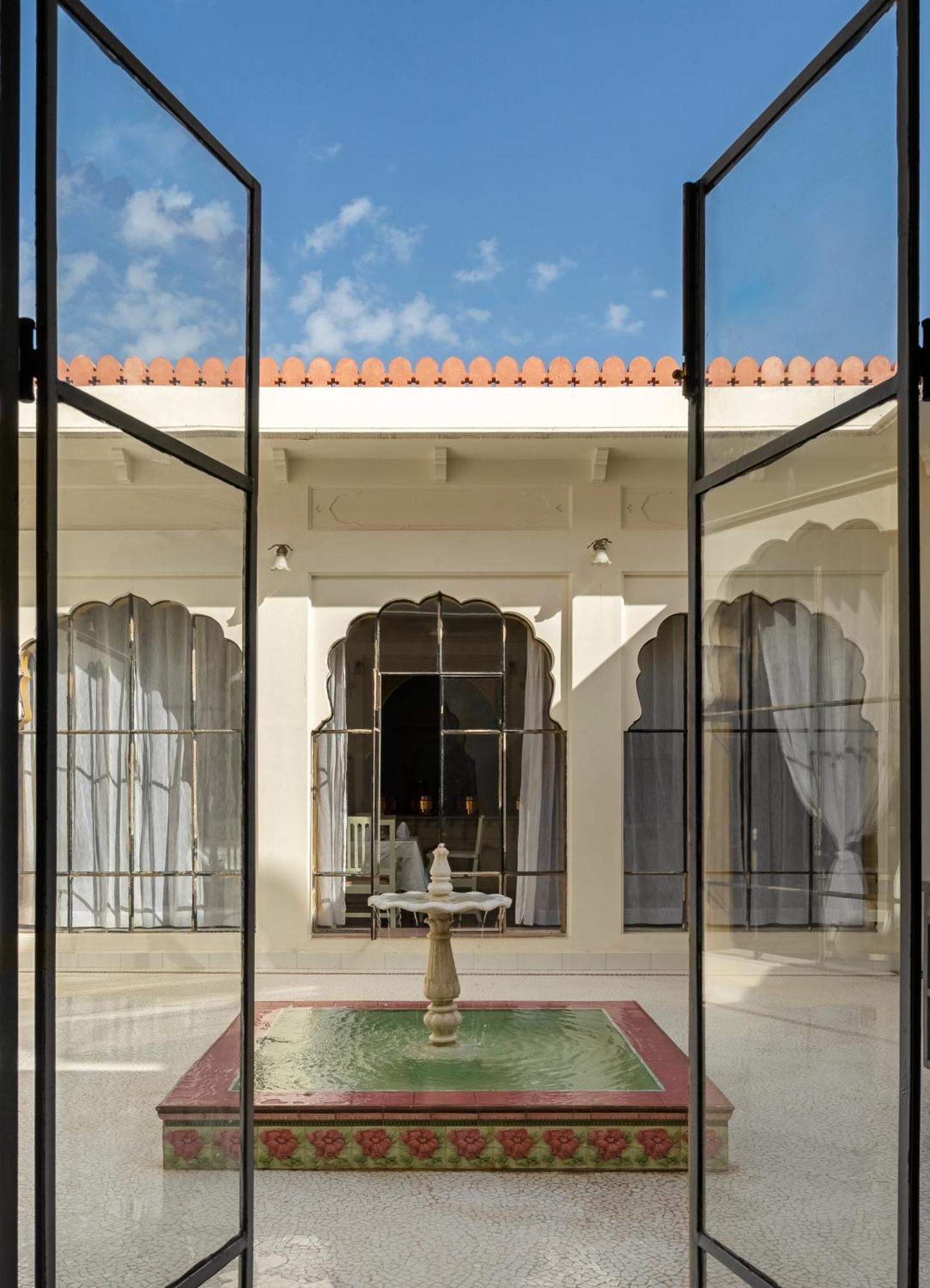 Gaj Kesri Hotel Биканер Екстериор снимка