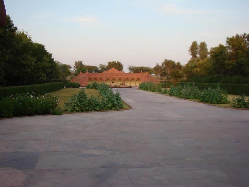 Gaj Kesri Hotel Биканер Екстериор снимка